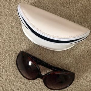 Jessica Simpson Sunglasses with white case